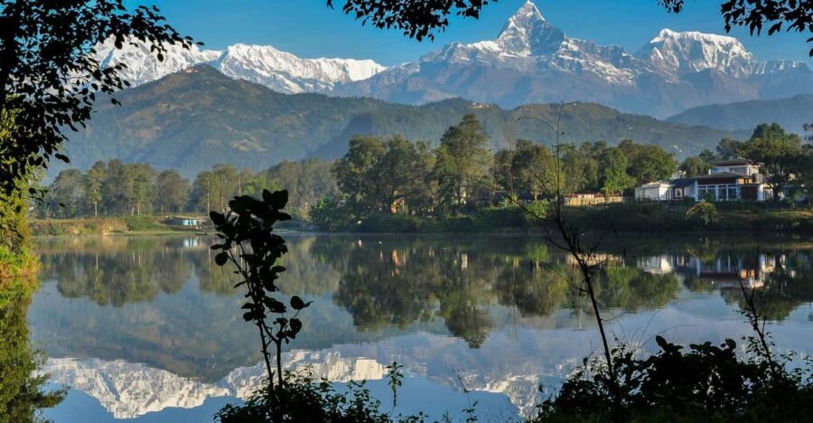 Pokhara: Guided Evening Walking Tour in Lakeside - The momo stop: Veg or Chicken, plus a real taste of Nepal